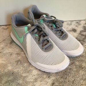 Women’s Nike shoes